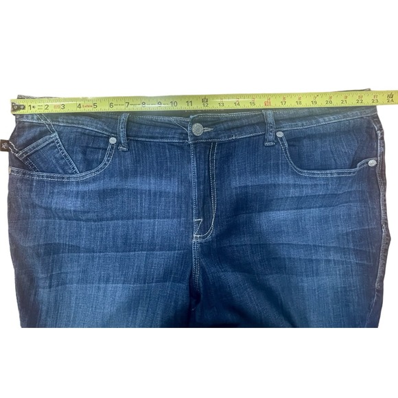Rock & Republic Jeans Womens 22W Plus Blue Kendall Cropped Capri Dark Wash Denim - Picture 3 of 11